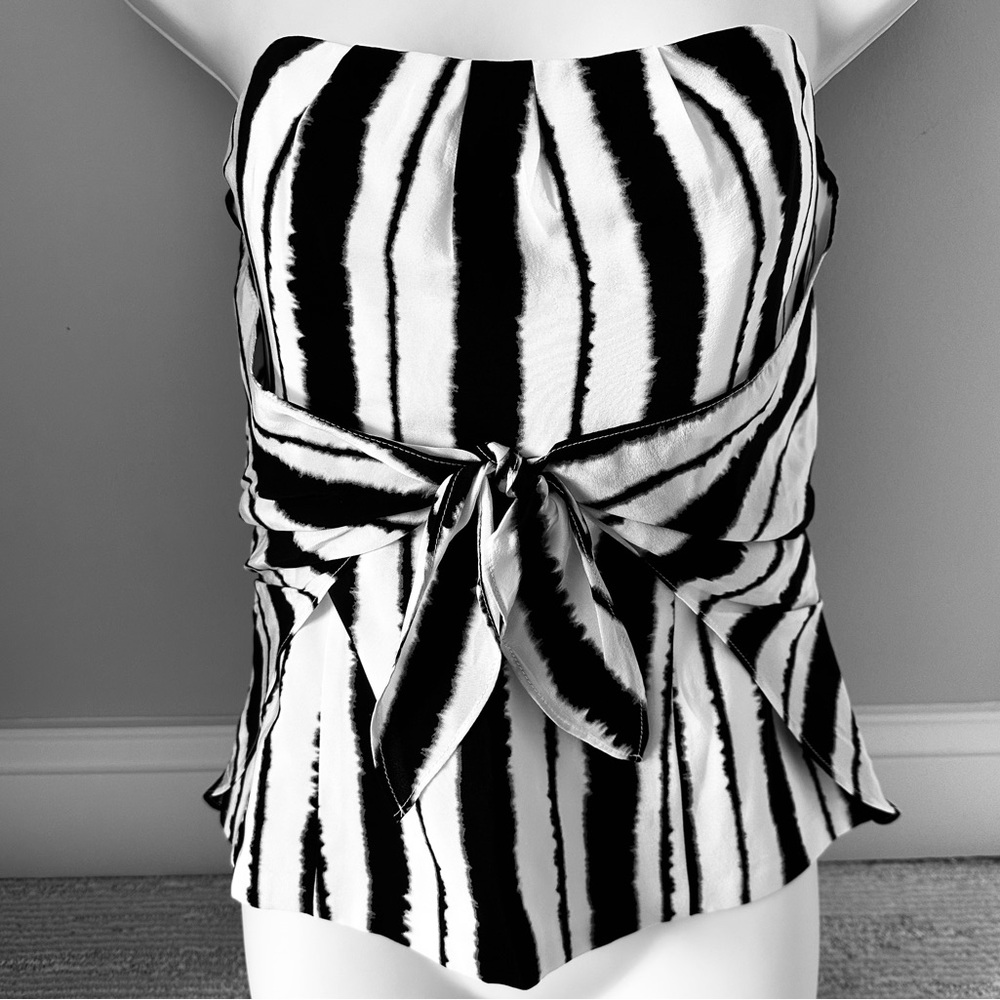 White House Black Market Black and White Sleeveless Peplum Top